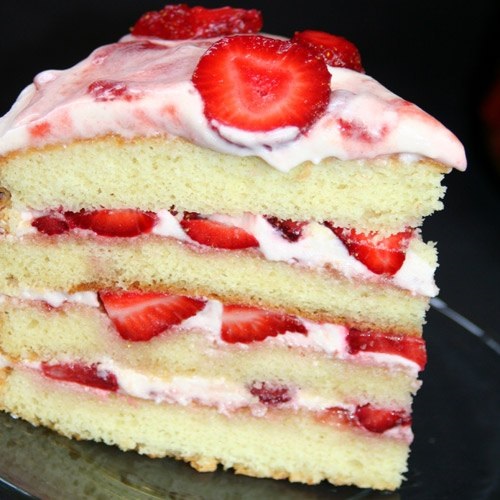 strawberry and cream cake 01.jpg